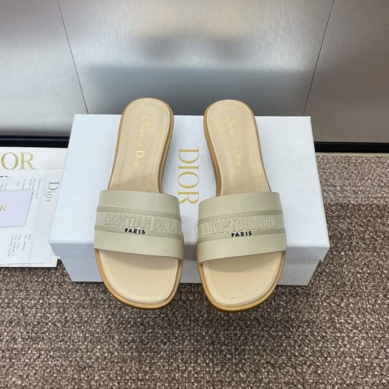 ch**an D*or slippers